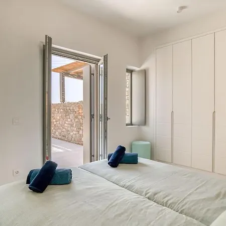 Ena - Getaway Villa Logaras