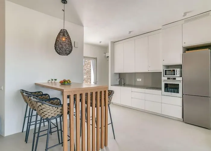 Willa Ena - Getaway *